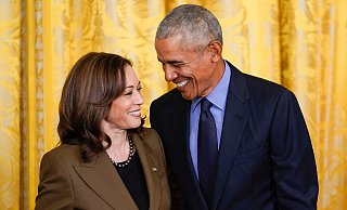 Barack Obama hat sich ein paar Tage Zeit gelassen, bis er sich nun öffentlich hinter die Kandidatur von Kamala Harris stellte. (Archivbild) - Carolyn Kaster/AP/dpa Barack Obama hat sich ein paar Tage Zeit gelassen, bis er sich nun öffentlich hinter die Kandidatur von Kamala Harris stellte. (Archivbild) - Carolyn Kaster/AP/dpa