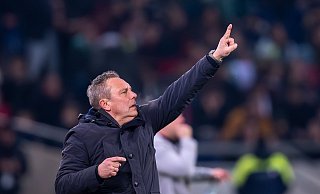 Andé Breitenreiter und Hannover 96 verlieren im Aufstiegsrennen der Zweiten Liga den Anschluss. - David Inderlied/dpa Andé Breitenreiter und Hannover 96 verlieren im Aufstiegsrennen der Zweiten Liga den Anschluss. - David Inderlied/dpa