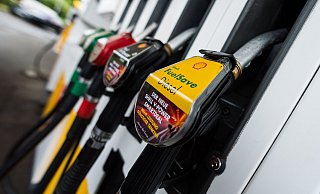 Die Tankstelle will in wenigen Tagen nach ihrem Umbau öffnen. - picture alliance / Christophe Gateau/dpa Die Tankstelle will in wenigen Tagen nach ihrem Umbau öffnen. - picture alliance / Christophe Gateau/dpa