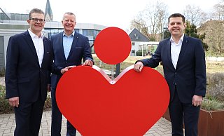 Der Vorstand der Sparkasse Paderborn-Detmold-Höxter mit (v. l.) Arnd Paas, Achim Frohß und Andreas Trotz. - Holger Kosbab Der Vorstand der Sparkasse Paderborn-Detmold-Höxter mit (v. l.) Arnd Paas, Achim Frohß und Andreas Trotz. - Holger Kosbab