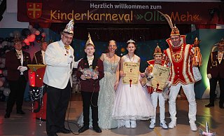 Bunt und fröhlich feierten die Kinder in Nieheim ihren Kinderkarneval. - Josef Köhne Bunt und fröhlich feierten die Kinder in Nieheim ihren Kinderkarneval. - Josef Köhne