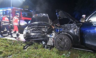 Schwerer Unfall auf der Paderborner Straße in Verl. Auslöser war ein Wildtier. - Andreas Eickhoff Schwerer Unfall auf der Paderborner Straße in Verl. Auslöser war ein Wildtier. - Andreas Eickhoff