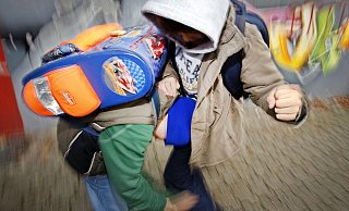Immer mehr Kinder und Jugendliche begehen Straftaten - darunter Körperverletzungen. - dpa Immer mehr Kinder und Jugendliche begehen Straftaten - darunter Körperverletzungen. - dpa