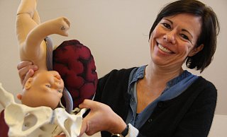 Hebamme Grit Junghans (48) spricht über Entbindungen während der Corona-Pandemie. - Anne Neul Hebamme Grit Junghans (48) spricht über Entbindungen während der Corona-Pandemie. - Anne Neul