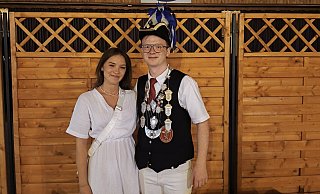 Sie werden in Bonenburg regieren: Marlen Wiemers und Bastian Tewes. - Schützen Bonenburg Sie werden in Bonenburg regieren: Marlen Wiemers und Bastian Tewes. - Schützen Bonenburg