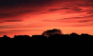 Der Mai 2020 zeigte sich von seiner warmen und sonnigen Seite, mit vielen schönen Sonnenuntergängen. - David Schellenberg Der Mai 2020 zeigte sich von seiner warmen und sonnigen Seite, mit vielen schönen Sonnenuntergängen. - David Schellenberg