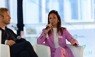 Nadine Keßler geht bei der EM von einem dicken Minus für die UEFA aus. - Sven Beyrich/dpa Nadine Keßler geht bei der EM von einem dicken Minus für die UEFA aus. - Sven Beyrich/dpa