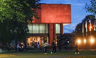 Was tagsüber wie ein wunderschöner Park anmutet, wird an Wochenenden zur neuen Partymeile der jungen Bielefelder - mit zahlreichen unerfreulichen Nebenwirkungen. - Sarah Jonek Was tagsüber wie ein wunderschöner Park anmutet, wird an Wochenenden zur neuen Partymeile der jungen Bielefelder - mit zahlreichen unerfreulichen Nebenwirkungen. - Sarah Jonek