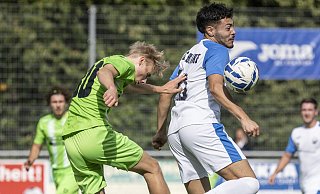 Brakes Joshua Elias Quintana Ortuzar (r.) mit einem Ahmsener im Kampf um den Ball. - Jörg Dieckmann Brakes Joshua Elias Quintana Ortuzar (r.) mit einem Ahmsener im Kampf um den Ball. - Jörg Dieckmann