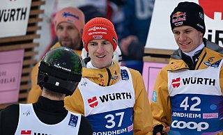 Gequältes Grinsen in Trondheim: Deutschlands WM-Bilanz ist durchwachsen. - Hendrik Schmidt/dpa Gequältes Grinsen in Trondheim: Deutschlands WM-Bilanz ist durchwachsen. - Hendrik Schmidt/dpa