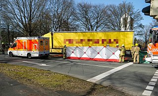 Der Unfall ereignete sich an der Einmündung der Sennelager Straße. - Ralph Meyer Der Unfall ereignete sich an der Einmündung der Sennelager Straße. - Ralph Meyer