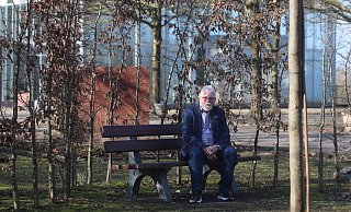 Wolfgang Böhm hört auf mit der Ratsarbeit. Ein Meilenstein war die Aqua Magica. Auf dem Foto sitzt er auf einer Bank im Landschaftspark. - Dirk Windmöller Wolfgang Böhm hört auf mit der Ratsarbeit. Ein Meilenstein war die Aqua Magica. Auf dem Foto sitzt er auf einer Bank im Landschaftspark. - Dirk Windmöller