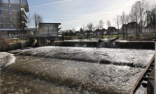 Am Bergertor stürzen die Werrefluten derzeit etwas heftiger über das Wehr. Kritische Hochwasser-Marken sind aber durch die Schneeschmelze jetzt nicht mehr zu erwarten. - Frank-Michael Kiel-Steinkamp Am Bergertor stürzen die Werrefluten derzeit etwas heftiger über das Wehr. Kritische Hochwasser-Marken sind aber durch die Schneeschmelze jetzt nicht mehr zu erwarten. - Frank-Michael Kiel-Steinkamp
