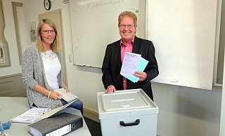 Sina Bäumer und Lothar Sobek haben die Kommunalwahl vorbereitet. - Frank-Michael Kiel-Steinkamp Sina Bäumer und Lothar Sobek haben die Kommunalwahl vorbereitet. - Frank-Michael Kiel-Steinkamp
