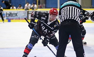 Die Herforder mit Lasse Bödefeld haben ein sehr wichtiges Heimspiel gegen einen direkten Konkurrenten um die Playoff-Teilnahme vor der Brust. - Yvonne Gottschlich Die Herforder mit Lasse Bödefeld haben ein sehr wichtiges Heimspiel gegen einen direkten Konkurrenten um die Playoff-Teilnahme vor der Brust. - Yvonne Gottschlich