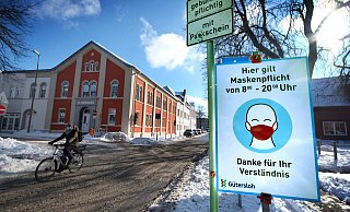 Im Kampf gegen das Coronavirus wird die Maskenpflicht verlängert. - Andreas Frücht Im Kampf gegen das Coronavirus wird die Maskenpflicht verlängert. - Andreas Frücht