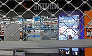 Der Saturnfachmarkt an der Lübberstraße schließt offenbar im Mai. - Frank-Michael Kiel-Steinkamp Der Saturnfachmarkt an der Lübberstraße schließt offenbar im Mai. - Frank-Michael Kiel-Steinkamp