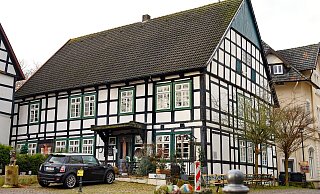 Das frühere Ackerbürgerhaus nur unweit der Stioftskirche wurde 1781 gebaut und steht unter Denkmalschutz. - Barbara Franke Das frühere Ackerbürgerhaus nur unweit der Stioftskirche wurde 1781 gebaut und steht unter Denkmalschutz. - Barbara Franke
