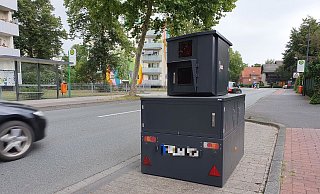 Der Blitzer wandert seit Anfang des Jahres durch das Stadtgebiet, so wie hier vor kurzem noch an der Kahlertstraße. - Irja Most Der Blitzer wandert seit Anfang des Jahres durch das Stadtgebiet, so wie hier vor kurzem noch an der Kahlertstraße. - Irja Most