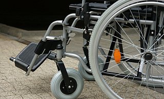Brutaler Angriff auf eine Bielefelder Rollstuhlfahrerin. - Symbolfoto: Pixabay Brutaler Angriff auf eine Bielefelder Rollstuhlfahrerin. - Symbolfoto: Pixabay