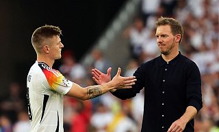 Spart nicht mit Kritik am Team von Julian Nagelsmann: Toni Kroos (l). - Christian Charisius/dpa Spart nicht mit Kritik am Team von Julian Nagelsmann: Toni Kroos (l). - Christian Charisius/dpa