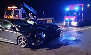 Bei dem Unfall in Steinheim wurden zwei Menschen verletzt und kamen ins Krankenhaus. - FFW Steinheim Bei dem Unfall in Steinheim wurden zwei Menschen verletzt und kamen ins Krankenhaus. - FFW Steinheim