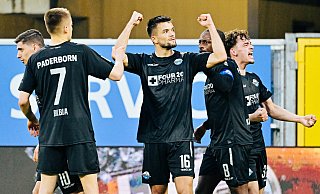 So jubelte SCP-Verteidiger Visar Musliu (M.) am 5. April 2024 über seinen 2:1-Treffer gegen Hertha BSC. Am Ende aber war auch er tief enttäuscht. - Besim Mazhiqi So jubelte SCP-Verteidiger Visar Musliu (M.) am 5. April 2024 über seinen 2:1-Treffer gegen Hertha BSC. Am Ende aber war auch er tief enttäuscht. - Besim Mazhiqi