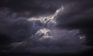 Die Warnung der Unwetterzentrale gilt erstmal bis Dienstagnacht. Die Warnung der Unwetterzentrale gilt erstmal bis Dienstagnacht.