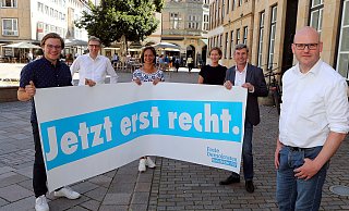 Jetzt erst recht: Jan Maik Schlifter (r.), Leo Knauf, Gregor vom Braucke, Jasmin Wahl-Schwentker, Martina Schneidereit und Rainer Seifert (v.l.) erläutern, was hinter ihrem Wahlmotto steckt. - Wolfgang Rudolf Jetzt erst recht: Jan Maik Schlifter (r.), Leo Knauf, Gregor vom Braucke, Jasmin Wahl-Schwentker, Martina Schneidereit und Rainer Seifert (v.l.) erläutern, was hinter ihrem Wahlmotto steckt. - Wolfgang Rudolf