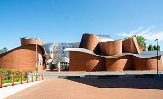 Das Marta hat Architekt Frank Gehry entworfen. Das Museum wird derzeit aufwendig saniert - im laufenden Betrieb. - Ralf Bittner Das Marta hat Architekt Frank Gehry entworfen. Das Museum wird derzeit aufwendig saniert - im laufenden Betrieb. - Ralf Bittner