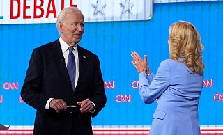 Joe Biden will den Grund für seinen desaströsen Auftritt beim TV-Duell ausgemacht haben. - Gerald Herbert/AP Joe Biden will den Grund für seinen desaströsen Auftritt beim TV-Duell ausgemacht haben. - Gerald Herbert/AP