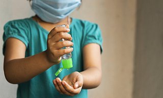 Immer mehr Kinder und Jugendliche infizieren sich. - Symbolfoto Immer mehr Kinder und Jugendliche infizieren sich. - Symbolfoto