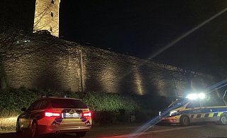 Die Parkplatz-Party unterhalb der Sparrenburg wurde von der Polizei beendet. - Jens Reichenbach Die Parkplatz-Party unterhalb der Sparrenburg wurde von der Polizei beendet. - Jens Reichenbach