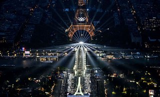 Die spektakuläre Eröffnungsfeier der Olympischen Spiele in Paris hat rund 100 Millionen Euro gekostet. - Lionel Bonaventure/Pool AFP/dpa Die spektakuläre Eröffnungsfeier der Olympischen Spiele in Paris hat rund 100 Millionen Euro gekostet. - Lionel Bonaventure/Pool AFP/dpa