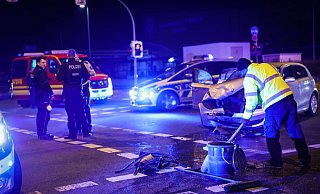 Verkehrsunfall mit mehreren Verletzten auf der Eckendorfer Straße. - Sarah Jonek Fotografie Verkehrsunfall mit mehreren Verletzten auf der Eckendorfer Straße. - Sarah Jonek Fotografie