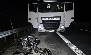 Der Lkw-Fahrer übersah das Motorrad auf der Autobahn zu spät. - Andreas Eickhoff Der Lkw-Fahrer übersah das Motorrad auf der Autobahn zu spät. - Andreas Eickhoff