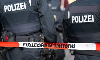 Ob sich die drei Männer kannten, dazu konnte die Polizei zunächst noch nichts sagen (Symbolfoto). - Hannes P Albert/dpa Ob sich die drei Männer kannten, dazu konnte die Polizei zunächst noch nichts sagen (Symbolfoto). - Hannes P Albert/dpa