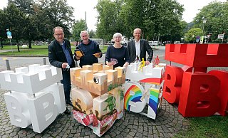 Freuen sich auf ihre Nachtansichten: Martin Knabenreich, Ralf Eigenrauch, Katharina Schilberg und Martin Uekmann. - Wolfgang Rudolf Freuen sich auf ihre Nachtansichten: Martin Knabenreich, Ralf Eigenrauch, Katharina Schilberg und Martin Uekmann. - Wolfgang Rudolf