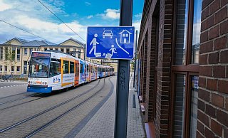 Das Schild in der Carl-Schmidt-Straße macht den Weg frei für Tempo 20. - Andreas Zobe Das Schild in der Carl-Schmidt-Straße macht den Weg frei für Tempo 20. - Andreas Zobe