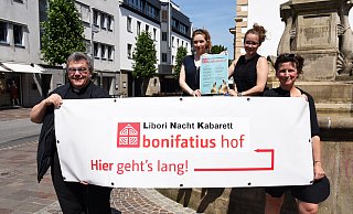 Am Bonifatiushof erwartet die Liboribesucher eine vielfältige Mischung aus Kunst, Kultur und Kulinarischem. - Theresa Meier Am Bonifatiushof erwartet die Liboribesucher eine vielfältige Mischung aus Kunst, Kultur und Kulinarischem. - Theresa Meier