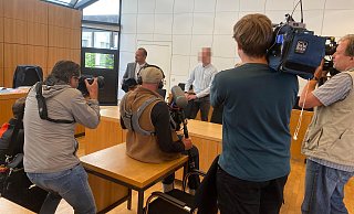 Der Prozesstag am Amtsgericht ist für die Presse interessant. - xxx Der Prozesstag am Amtsgericht ist für die Presse interessant. - xxx