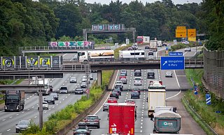 Derzeit sind viele Autobahnen richtig voll, warnt der ADAC. (Archivbild) - Thomas Banneyer/dpa Derzeit sind viele Autobahnen richtig voll, warnt der ADAC. (Archivbild) - Thomas Banneyer/dpa