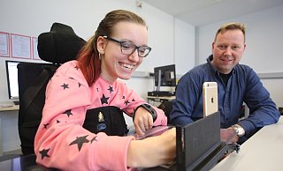 Alina Lipsewers und ihr Lehrer Heiner Strothsteffen sind ein eingespieltes Team. - Nicole Hille-Priebe Alina Lipsewers und ihr Lehrer Heiner Strothsteffen sind ein eingespieltes Team. - Nicole Hille-Priebe