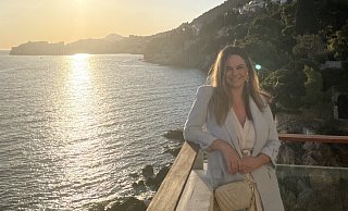 Paderbornerin Gina Weiser hat ihr Hobby zum Beruf gemacht und bereist die ganze Welt, um für ihre Kundschaft die beste Angebote zusammenzustellen. - Gina Weiser Paderbornerin Gina Weiser hat ihr Hobby zum Beruf gemacht und bereist die ganze Welt, um für ihre Kundschaft die beste Angebote zusammenzustellen. - Gina Weiser