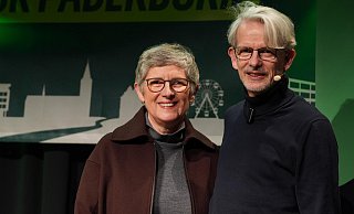 Die Grünen-Politiker Britta Haßelmann mit Peter Altenbernd, grüner Direktkandidat für den Paderborner Wahlkreis bei der Bundestagswahl. - Bündnis 90/Die Grünen Paderborn Die Grünen-Politiker Britta Haßelmann mit Peter Altenbernd, grüner Direktkandidat für den Paderborner Wahlkreis bei der Bundestagswahl. - Bündnis 90/Die Grünen Paderborn