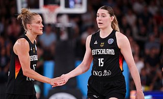 Das WNBA-Duo Leonie Fiebich und Luisa Geiselsöder (r) hat Deutschland bei der EM auf Platz fünf geführt. - Christian Charisius/dpa Das WNBA-Duo Leonie Fiebich und Luisa Geiselsöder (r) hat Deutschland bei der EM auf Platz fünf geführt. - Christian Charisius/dpa