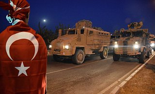 Fahrzeuge des türkischen Militärs, Aufnahme vom 12. Oktober. - picture alliance / AA Fahrzeuge des türkischen Militärs, Aufnahme vom 12. Oktober. - picture alliance / AA