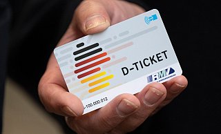 Kurz vor der Bundestagswahl ist eine Debatte des Deutschlandtickets entbrannt. Auch im Kreis Höxter wird sie geführt. - Boris Roessler/dpa Kurz vor der Bundestagswahl ist eine Debatte des Deutschlandtickets entbrannt. Auch im Kreis Höxter wird sie geführt. - Boris Roessler/dpa
