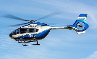 Der Hubschrauber zog am Mittwochabend die Blicke auf sich. - Polizei Der Hubschrauber zog am Mittwochabend die Blicke auf sich. - Polizei