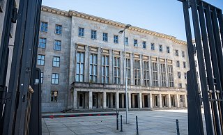 Der Bund baute kürzlich in einige Gebäude noch Öl- und Gasheizungen ein. - Christophe Gateau/dpa Der Bund baute kürzlich in einige Gebäude noch Öl- und Gasheizungen ein. - Christophe Gateau/dpa